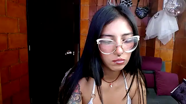 Snapshot of Raven__purple chatting on 27, 9, 2025 Raven  purple online show from 27, 9, 2025