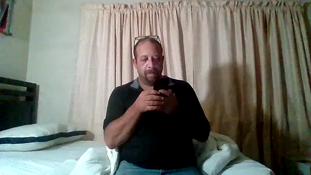 Snapshot of Exhibitionist040577 chatting on 14, 11, 2025 Exhibitionist040577 online show from 14, 11, 2025