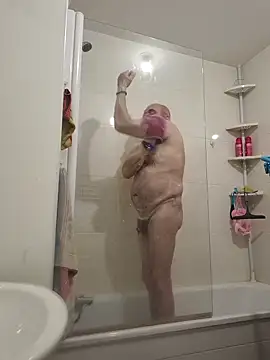 Snapshot of Bretoncool chatting on 28, 10, 2025 Bretoncool online show from 28, 10, 2025