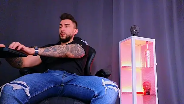 MightyAaron66 online show from 6, 3, 2025