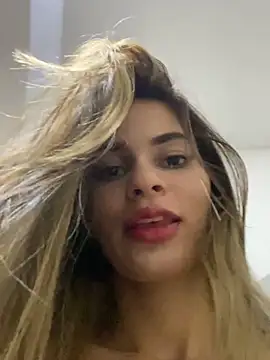 cuteluci  online show from 4, 1, 2025