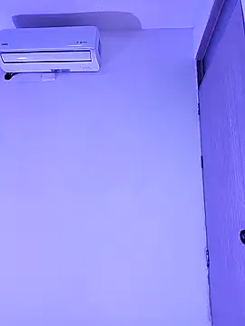 cuteluci  online show from 17, 1, 2025