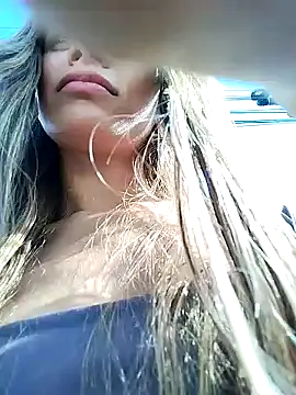 cuteluci  online show from 23, 1, 2025