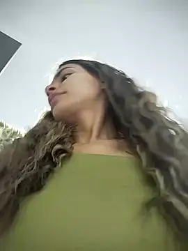 cuteluci  online show from 19, 3, 2025