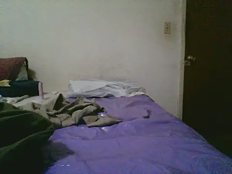 Emilylyn2501 online show from 8, 11, 2025