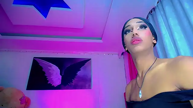 NahomiCamper online show from 10, 3, 2025