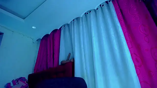 NahomiCamper online show from 9, 9, 2025