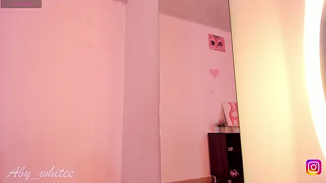 AbyWhitee online show from 18, 9, 2025