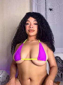 Snapshot of Alyssa_Houston chatting on 29, 10, 2025 Alyssa Houston online show from 29, 10, 2025