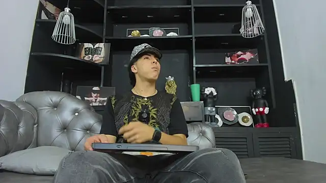 Snapshot of HeellBoy_ chatting on 15, 10, 2025 HeellBoy online show from 15, 10, 2025