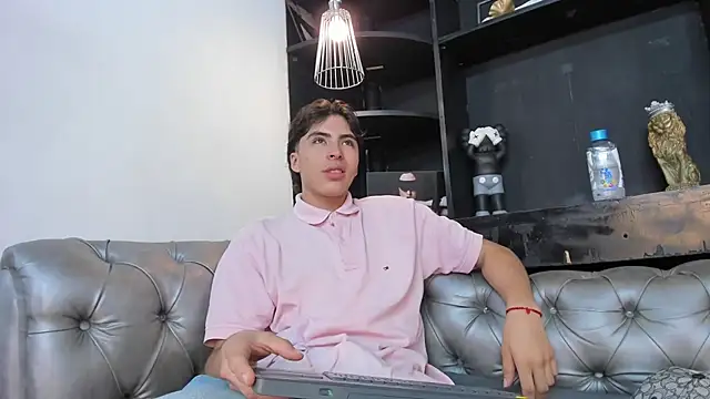 Snapshot of HeellBoy_ chatting on 14, 11, 2025 HeellBoy online show from 14, 11, 2025