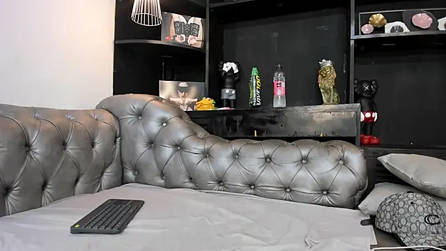 Snapshot of HeellBoy_ chatting on 19, 11, 2025 HeellBoy online show from 19, 11, 2025