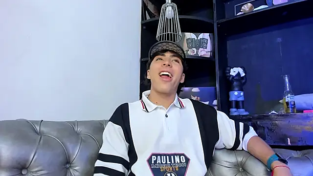 Snapshot of HeellBoy_ chatting on 20, 11, 2025 HeellBoy online show from 20, 11, 2025