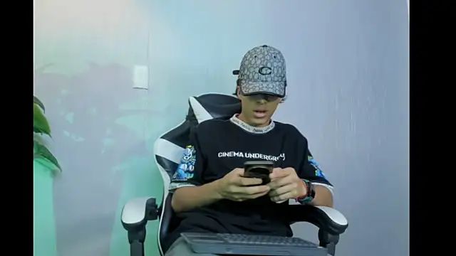 Snapshot of HeellBoy_ chatting on 26, 11, 2025 HeellBoy online show from 26, 11, 2025