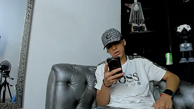 Snapshot of HeellBoy_ chatting on 28, 11, 2025 HeellBoy online show from 28, 11, 2025