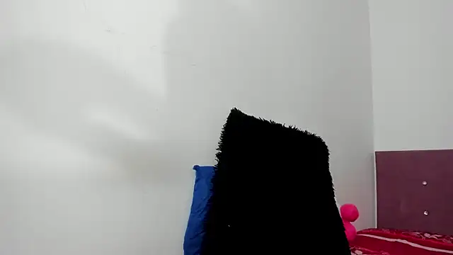 Snapshot of HeellBoy_ chatting on 23, 12, 2025 HeellBoy online show from 23, 12, 2025