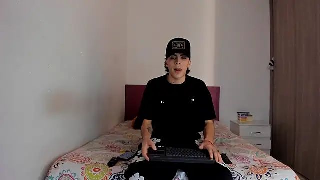 Snapshot of HeellBoy_ chatting on 28, 2, 2026 HeellBoy online show from 28, 2, 2026