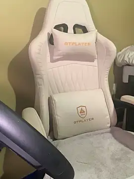 CrownedNyaries online show from 20, 2, 2025