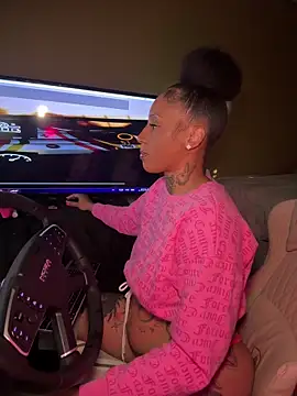 CrownedNyaries online show from 11, 3, 2025