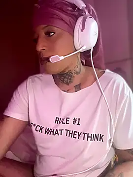 CrownedNyaries online show from 19, 2, 2026