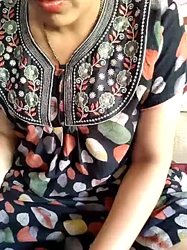 Snapshot of samitasharma chatting on 10, 2, 2025 samitasharma online show from 10, 2, 2025