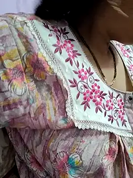 Snapshot of samitasharma chatting on 3, 3, 2025 samitasharma online show from 3, 3, 2025