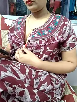 Snapshot of samitasharma chatting on 8, 3, 2025 samitasharma online show from 8, 3, 2025