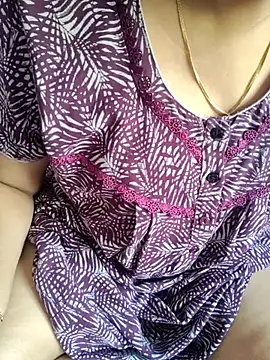 Snapshot of samitasharma chatting on 12, 9, 2025 samitasharma online show from 12, 9, 2025