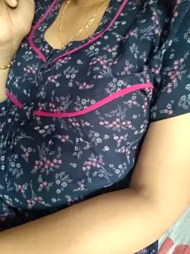 Snapshot of samitasharma chatting on 15, 9, 2025 samitasharma online show from 15, 9, 2025