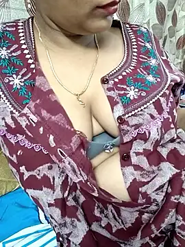 Snapshot of samitasharma chatting on 23, 9, 2025 samitasharma online show from 23, 9, 2025