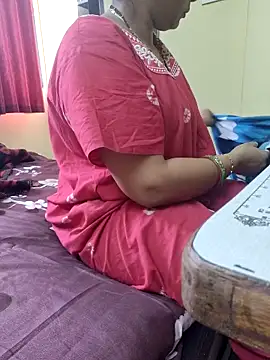 Snapshot of samitasharma chatting on 4, 10, 2025 samitasharma online show from 4, 10, 2025