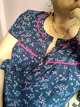 Snapshot of samitasharma chatting on 17, 10, 2025 samitasharma online show from 17, 10, 2025