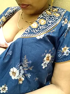 Snapshot of samitasharma chatting on 28, 10, 2025 samitasharma online show from 28, 10, 2025