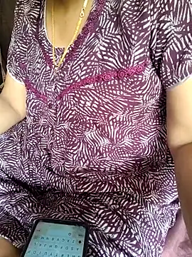 Snapshot of samitasharma chatting on 3, 11, 2025 samitasharma online show from 3, 11, 2025