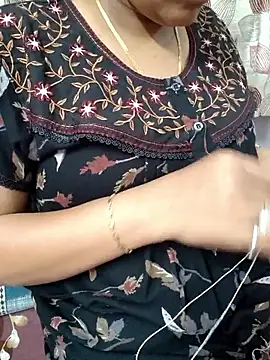 Snapshot of samitasharma chatting on 8, 11, 2025 samitasharma online show from 8, 11, 2025