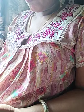 Snapshot of samitasharma chatting on 8, 4, 2026 samitasharma online show from 8, 4, 2026