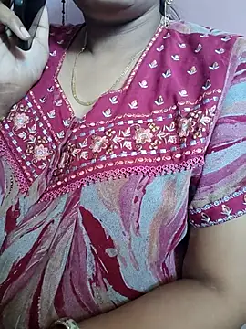 Snapshot of samitasharma chatting on 15, 4, 2026 samitasharma online show from 15, 4, 2026