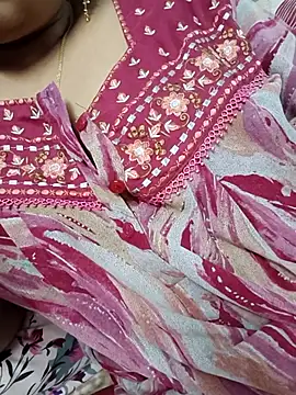 Snapshot of samitasharma chatting on 22, 4, 2026 samitasharma online show from 22, 4, 2026