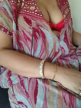 Snapshot of samitasharma chatting on 27, 4, 2026 samitasharma online show from 27, 4, 2026