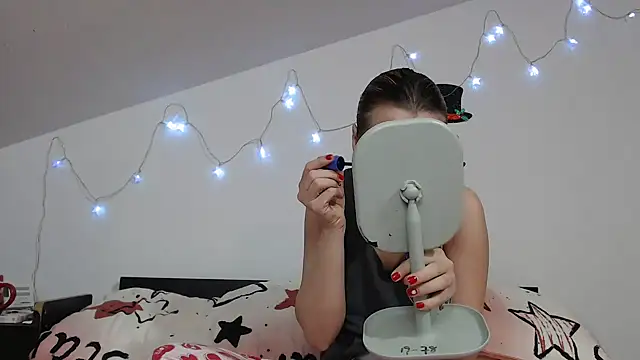 SweetMaddy888 online show from 12, 1, 2025