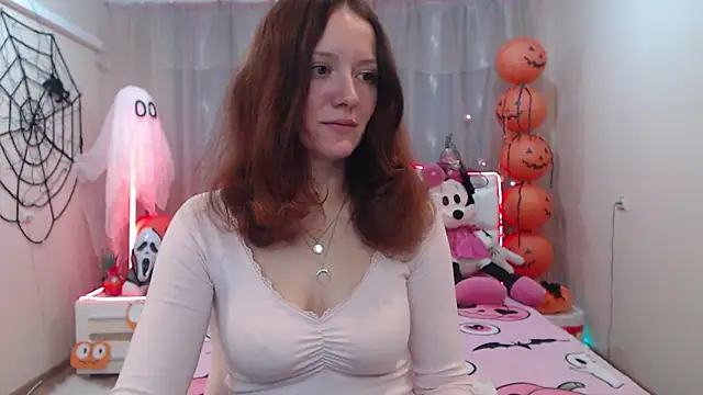 Snapshot of BarbaraStily chatting on 18, 10, 2025 BarbaraStily online show from 18, 10, 2025