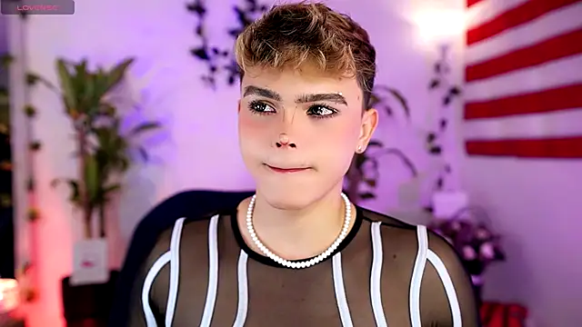 Snapshot of PRINCE_STEV chatting on 5, 10, 2025 PRINCE STEV online show from 5, 10, 2025