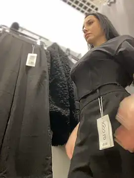 Snapshot of Roxana-Sexy chatting on 5, 1, 2025 Roxana-Sexy online show from 5, 1, 2025