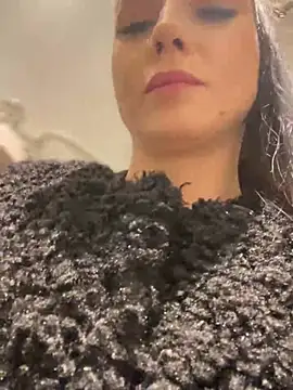 Snapshot of Roxana-Sexy chatting on 20, 2, 2025 Roxana-Sexy online show from 20, 2, 2025