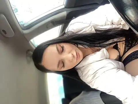 Snapshot of Roxana-Sexy chatting on 1, 3, 2025 Roxana-Sexy online show from 1, 3, 2025