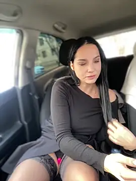 Snapshot of Roxana-Sexy chatting on 30, 10, 2025 Roxana-Sexy online show from 30, 10, 2025