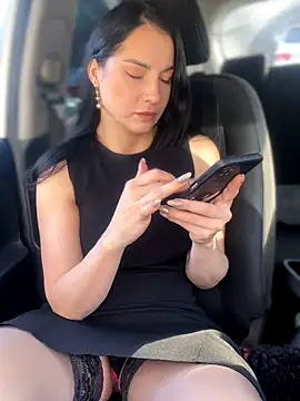 Snapshot of Roxana-Sexy chatting on 16, 11, 2025 Roxana-Sexy online show from 16, 11, 2025