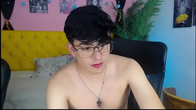 Snapshot of nolan_twink1 chatting on 18, 12, 2024 nolan twink1 online show from 18, 12, 2024