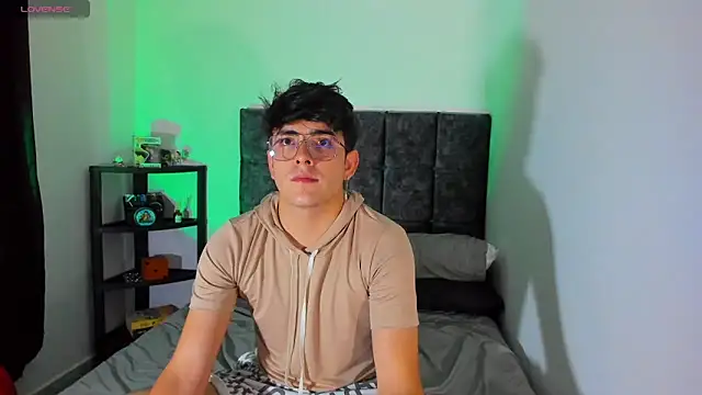 Snapshot of nolan_twink1 chatting on 1, 10, 2025 nolan twink1 online show from 1, 10, 2025