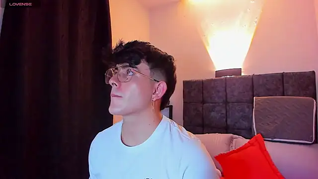 Snapshot of nolan_twink1 chatting on 8, 10, 2025 nolan twink1 online show from 8, 10, 2025